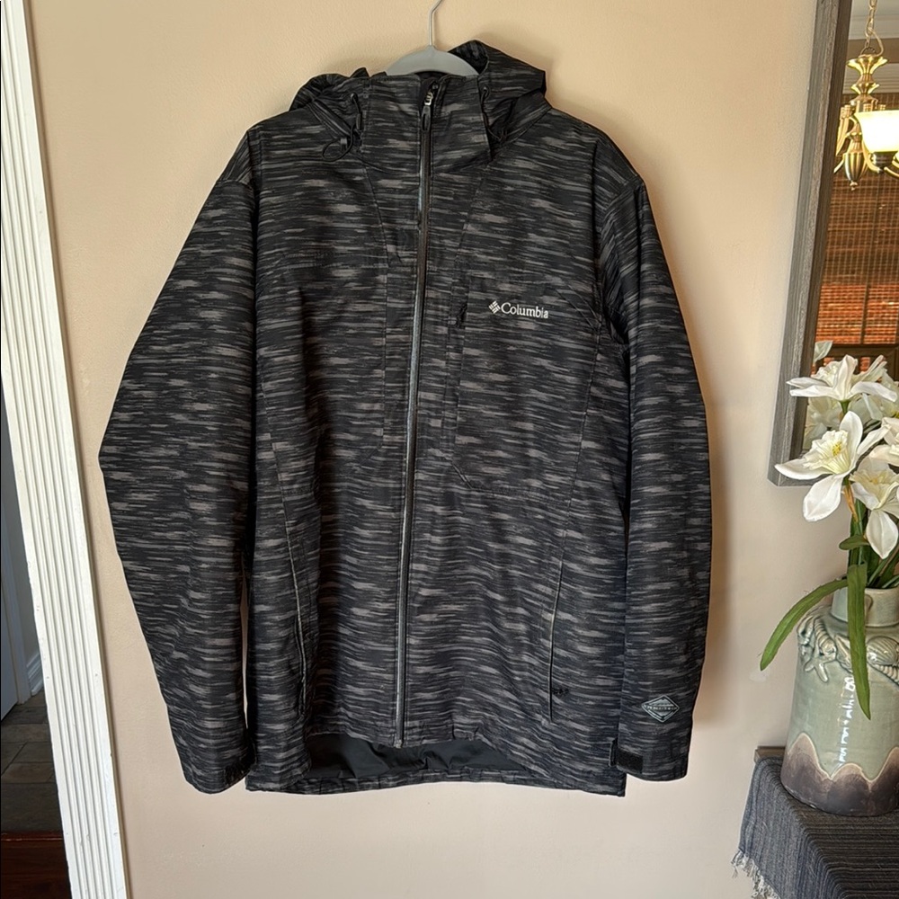 Columbia Black 2 in 1 winter jacket with Full-Zip and Stand-Up Collar